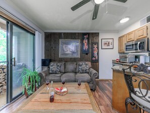 Condo (1 Bedroom) | Property amenity