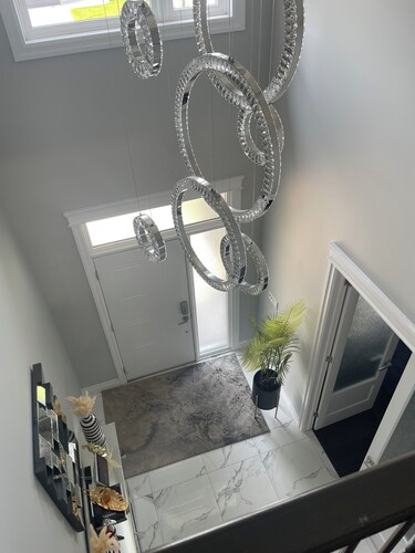 Luxury getaway with pool and hot tub - family retreat 