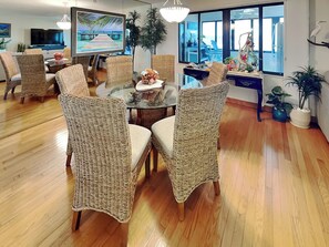 Condo (2 Bedrooms) | Property amenity