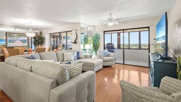 Condo (2 Bedrooms) | Property amenity