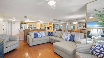 Condo (2 Bedrooms) | Property amenity