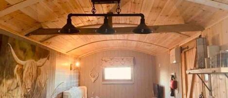 Cabin | 1 bedroom, iron/ironing board, bed sheets