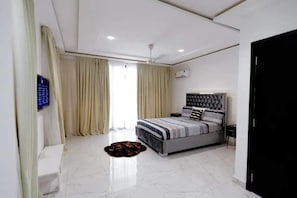 4 bedrooms, free WiFi