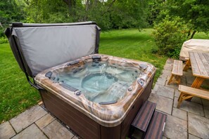 Bain à remous extérieur