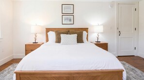 4 bedrooms, desk, iron/ironing board, travel cot