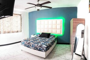 5 Schlafzimmer, Bügeleisen/Bügelbrett, WLAN, Bettwäsche