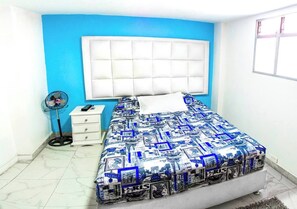 5 habitaciones, tabla de planchar con plancha, wifi y ropa de cama 