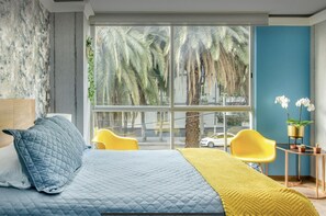 9 chambres, coffres-forts dans les chambres, bureau