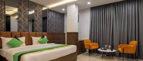 Deluxe Double or Twin Room | Desk, iron/ironing board, free rollaway beds, bed sheets