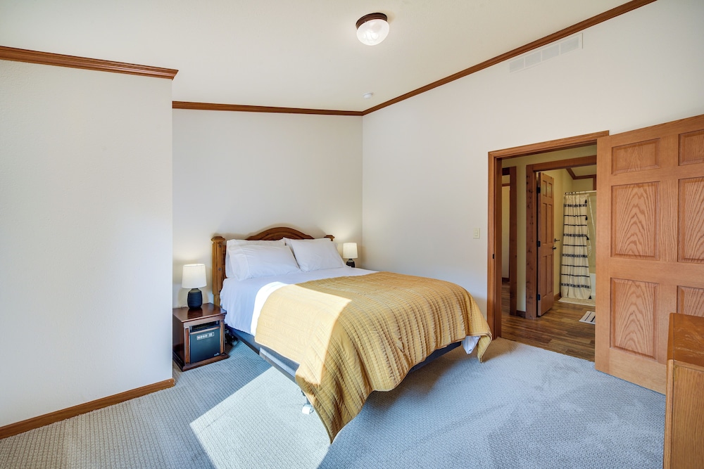 Sarona Serenity Lakeside Retreat w/ Boat Dock! Washburn County Vrbo