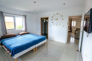3 dormitorios, tabla de planchar con plancha, wifi y ropa de cama