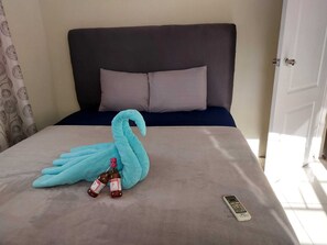 3 室のベッドルーム、アイロン / アイロン台、WiFi、ベッドシーツ
