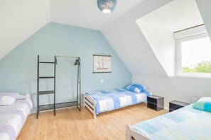 2 室のベッドルーム、アイロン / アイロン台、WiFi、ベッドシーツ