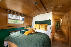 2 slaapkamers, een strijkplank/strijkijzer, reisbedje, gratis wifi