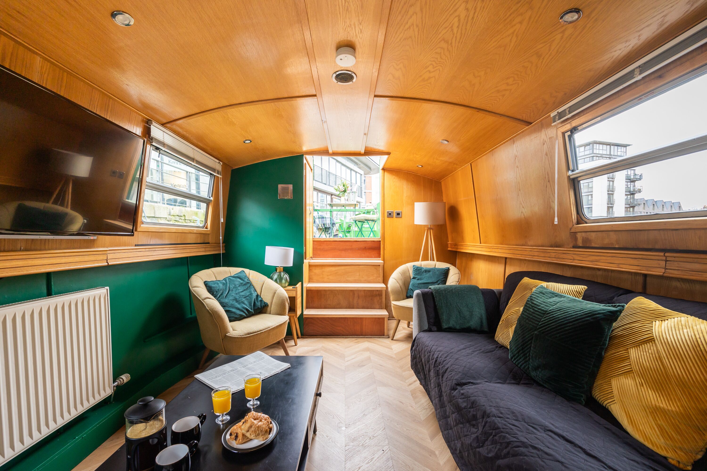 Una Smart TV, libros