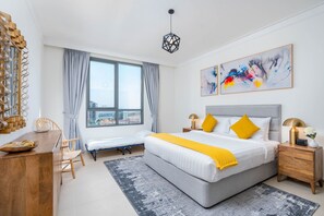 2 bedrooms, in-room safe, desk, iron/ironing board