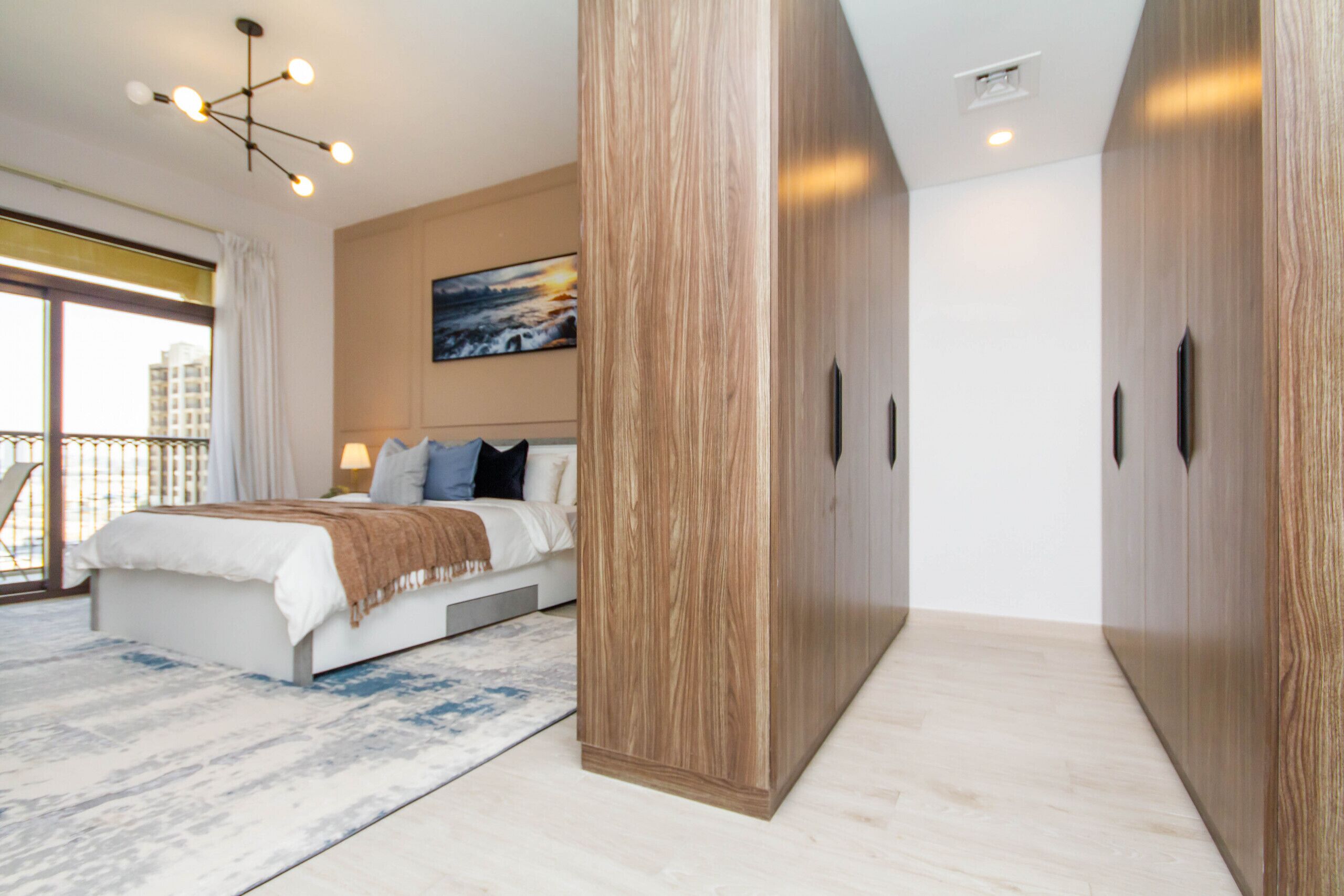 2 chambres, coffres-forts dans les chambres, bureau