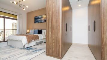 2 chambres, coffres-forts dans les chambres, bureau