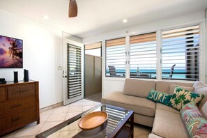 Condo (0 Bedroom) | Living room | Flat-screen TV