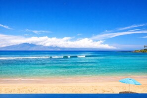 Vila (Studio, Oceanfront, Sleeps 2(NAB-107)) | Vista do quarto