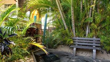 Condo (0 Bedroom) | Exterior