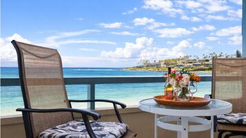 Biệt thự (Studio, Oceanfront, Sleeps 2(NAB-107)) | Ban công