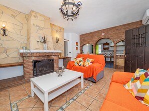 Télévision, cheminée