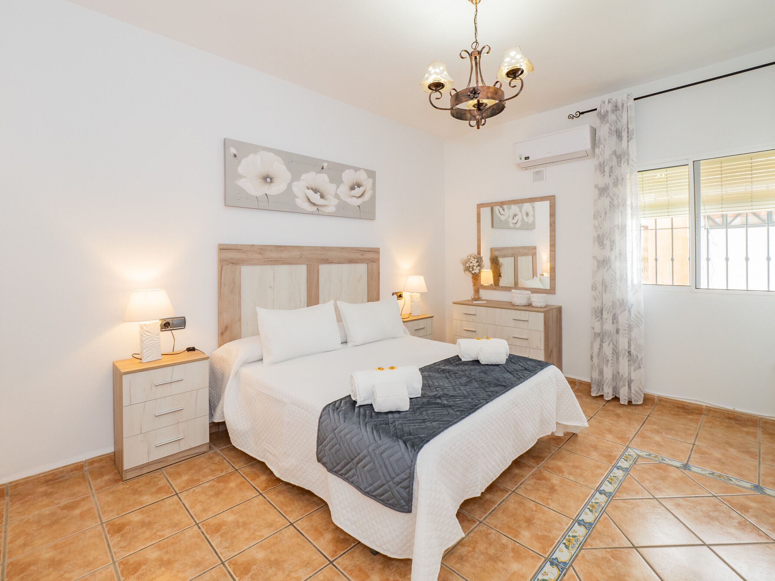 3 dormitorios, tabla de planchar con plancha, wifi gratis y ropa de cama