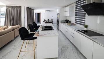 Fridge, microwave, oven, stovetop