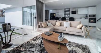The Fii, Elegant Home in Accra, 7 mins away from Airport
