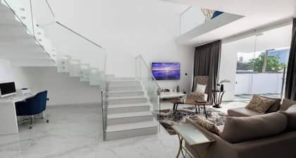The Fii, Elegant Home in Accra, 7 mins away from Airport
