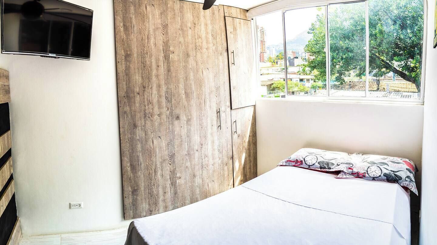 7 bedrooms, iron/ironing board, WiFi, bed sheets