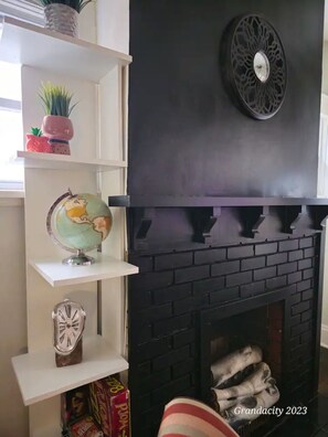 Interior - Charm near Cleve Clinic/CWRU/UH - Larchmere Blvd w/Porch (Cleveland)