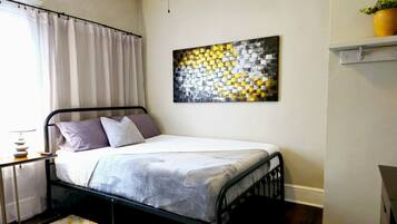 2 Schlafzimmer, Schreibtisch, Bügeleisen/Bügelbrett, WLAN