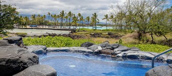 Kolea - Walk to Beach with Pool Access