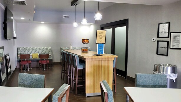 Free daily continental breakfast - Hampton Inn Carrollton (Carrollton)