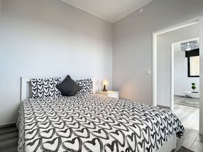 2 bedrooms, iron/ironing board, free WiFi, bed sheets