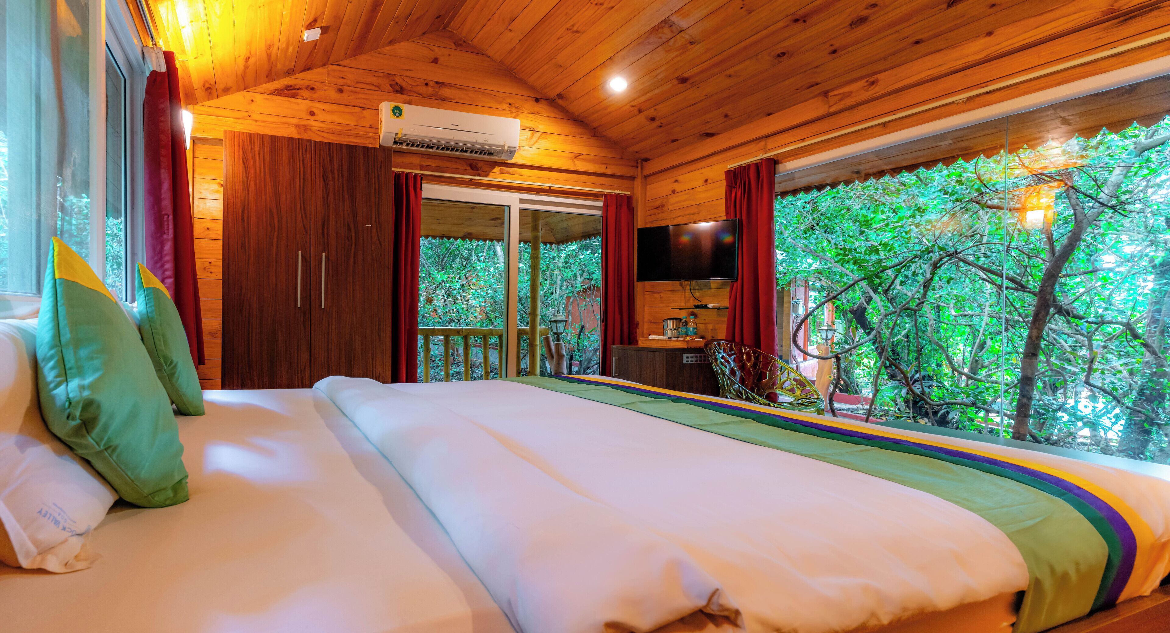 스탠다드 더블룸, 발코니 | 책상, 다리미/다리미판, 간이 침대, 침대 시트