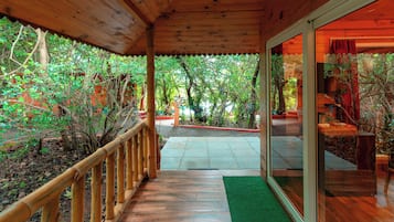 Standard Double Room, Balcony | Desk, iron/ironing board, rollaway beds, bed sheets