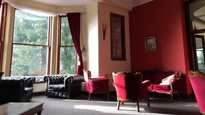 Unclassified image, 4 of 6, button - Broomhall Castle Hotel (Menstrie)