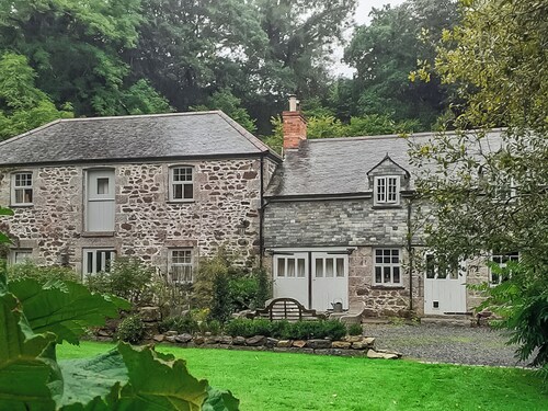 3 bedroom accommodation in Helston & The Lizard