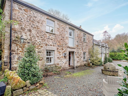 3 bedroom accommodation in Helston & The Lizard