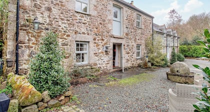 3 bedroom accommodation in Helston & The Lizard
