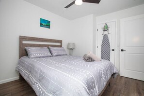 2 bedrooms, desk, iron/ironing board, travel cot