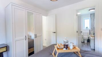 4 habitaciones, wifi gratis y ropa de cama