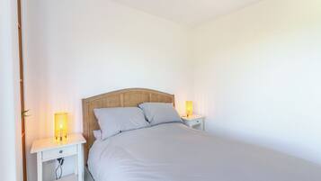 4 bedrooms, free WiFi, bed sheets