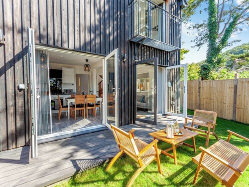 4 bedroom accommodation in Kewstoke, Weston-super-Mare