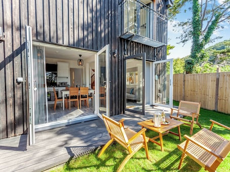 Outdoor dining. 4 bedroom accommodation in Kewstoke, Weston-super-Mare