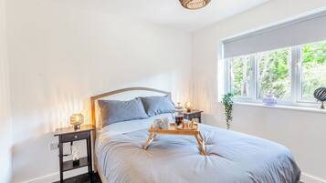 4 bedrooms, free WiFi, bed sheets