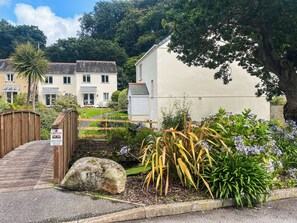 Property grounds - 3 bedroom accommodation in Falmouth (Falmouth)
